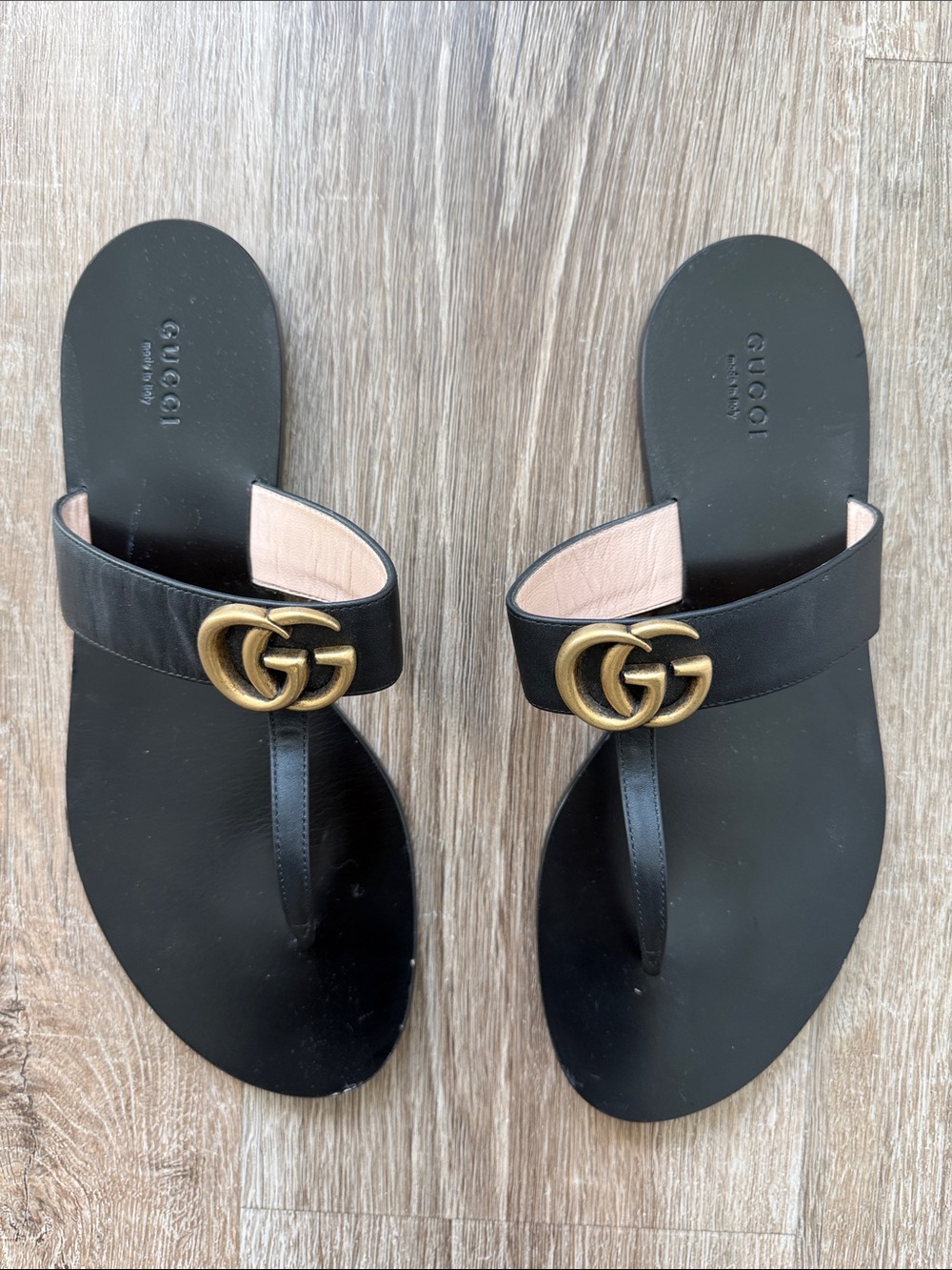 Gucci Black Leather GG Logo Thong Sandals with Gold Hardware